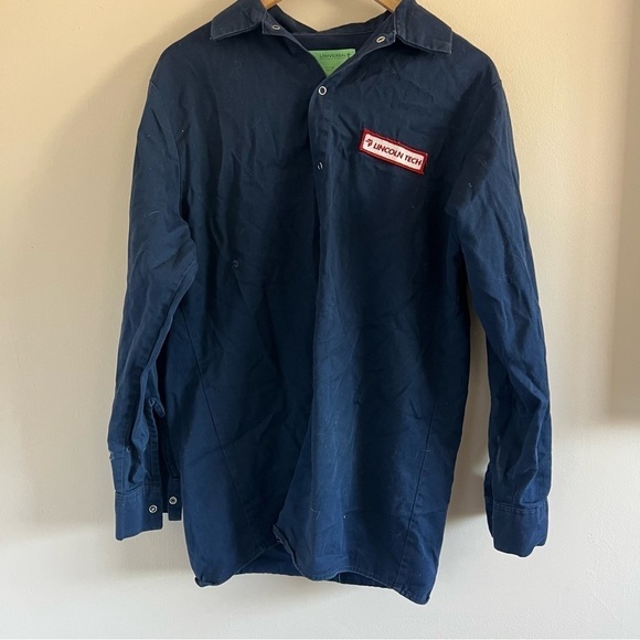 Lincoln Tech Button Up - Picture 1 of 5